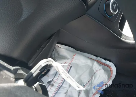 2018 Ford Focus Se из США, поврежденный, VIN 1FADP3FE9JL257830